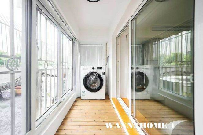 Modern&Spacious Elevator 1Bdr 1Bath Apt+West Nanjing Rd CBD+Nice Compound