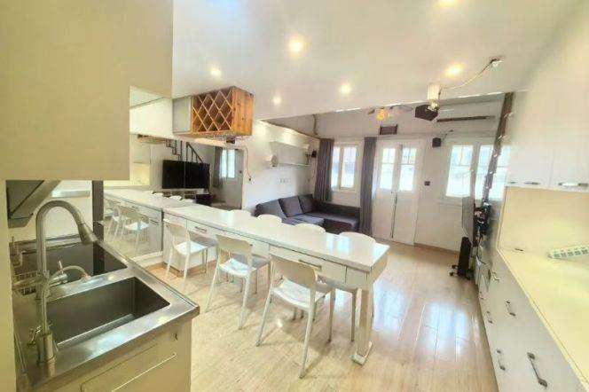 Cozy 1Brm With A Terrace Near Line 2/7 Jing'an Temple