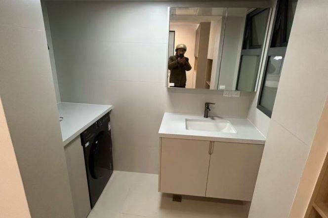 Big yard,1Br,1bath 80sqm, Zhongshan park,new deco