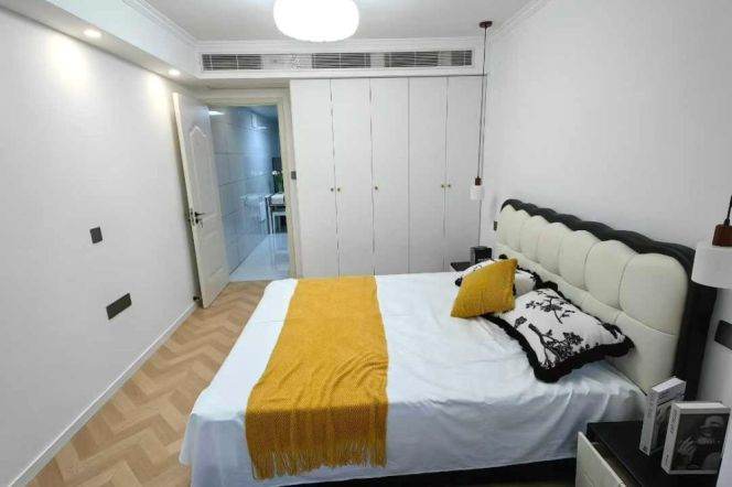 Great value/cozy 1br+balcony/central AC/bright room,Zhenping rd@L3/4/7