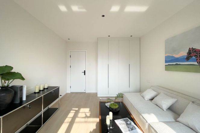 1br, Century Avenue , Malls, Big livingroom, new, Key, 10k