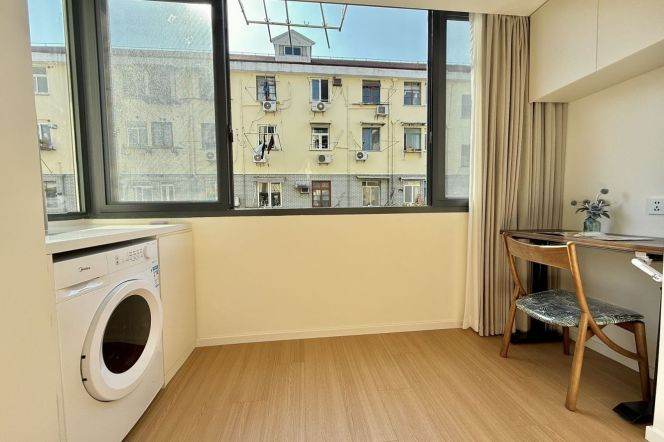 Renovated 1br apt,Oven,convenient traffic to Loushanguan,Line2&15