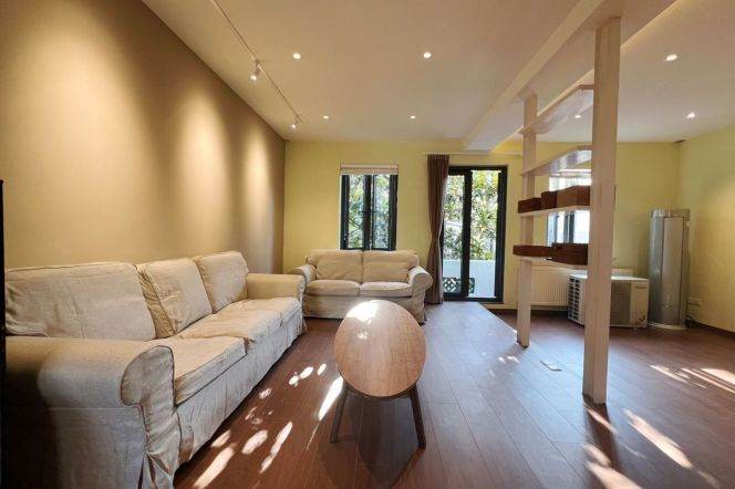 Super cozy 3 BR w outdoor balcony nr Jiaotong University 