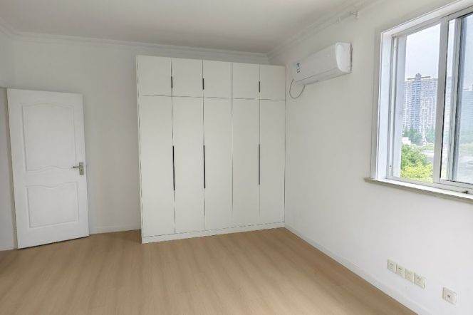 Newly Renovated 3BR 2BA Elevator Apt nr Shanghai Library