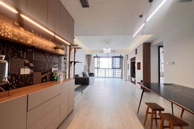 Penthouse 3br/3bt@Jiashan rd with Morden industry design 200sqm little terrace