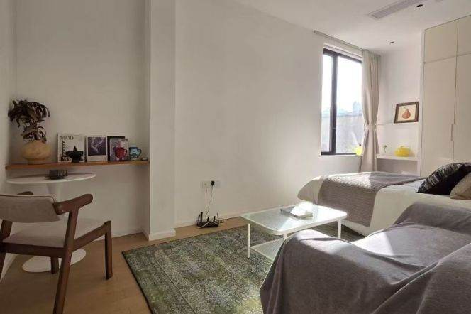 Excellent one bedroom Apt+gym+heating+central AC @Changping