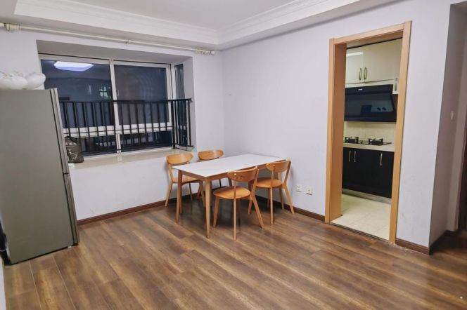 Good price 2 br with lift on Line 11, 4 stops to NYU shanghai.