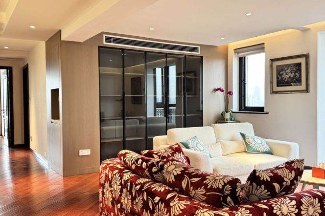 Standard 2+1br-2bathr @Julu lu/Fumin lu | Bar street |  Balcony +Good view