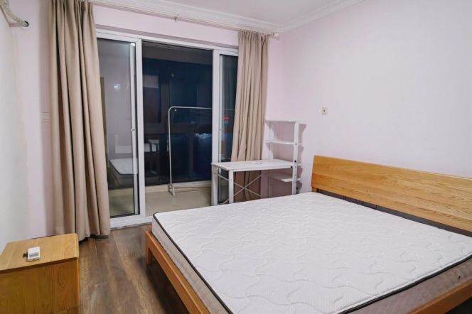 Good price 2 br with lift on Line 11, 4 stops to NYU shanghai.