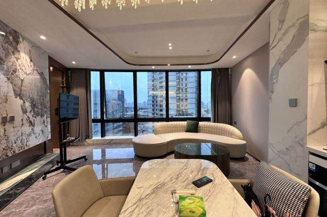 Deluxe 2BR Apt in High-End Compound in North Riverside