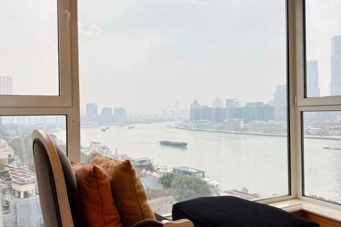 modern huge 3brs open balcony floor heating nice river view near Huang pu river IFC 