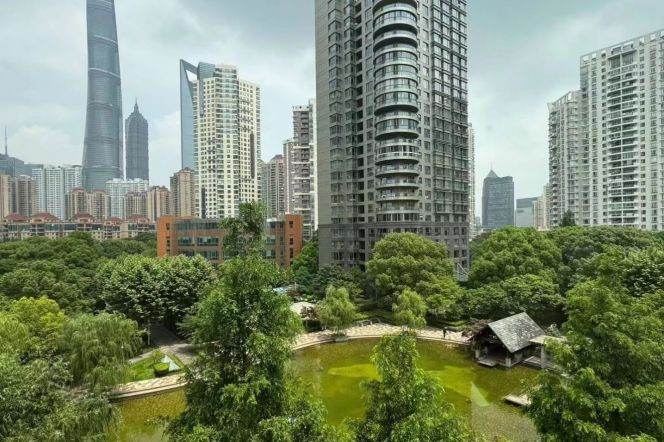 modern huge 3brs open balcony floor heating nice river view near Huang pu river IFC 