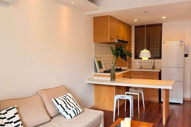 Nice balcony 1Br/1Lr/1Bt apt nr Jiashan rd,M9/12