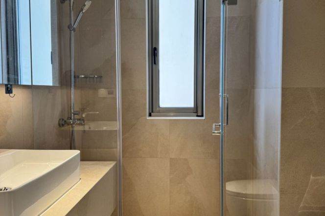 Modern 3Br-2bathr APT in Concord City | Jiangsu Rd metro & Jing'an Temple L2&11