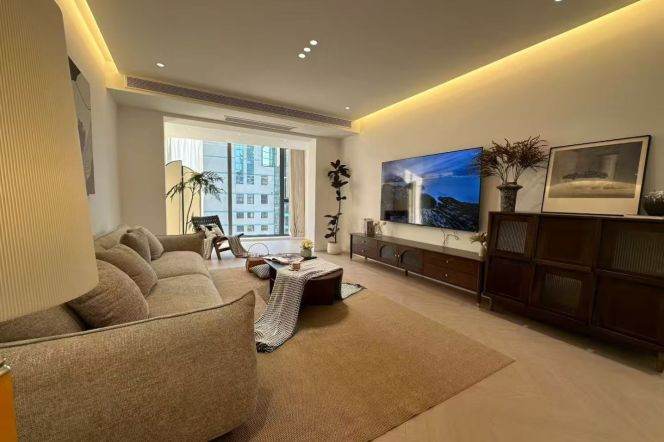 Brand new 3Br+Balcony @ L1/9/11 Xujiahui station 