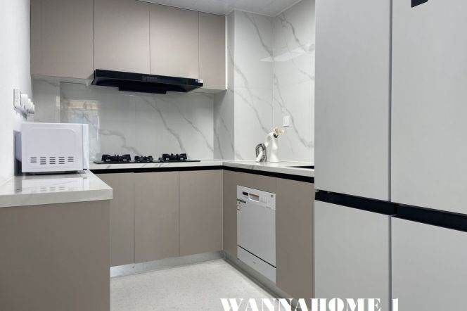 New&Spacious 2Bdrs 2Baths Apt+Zhong Shan Park+Awesome View+Top Compound+Large Covered Balcony