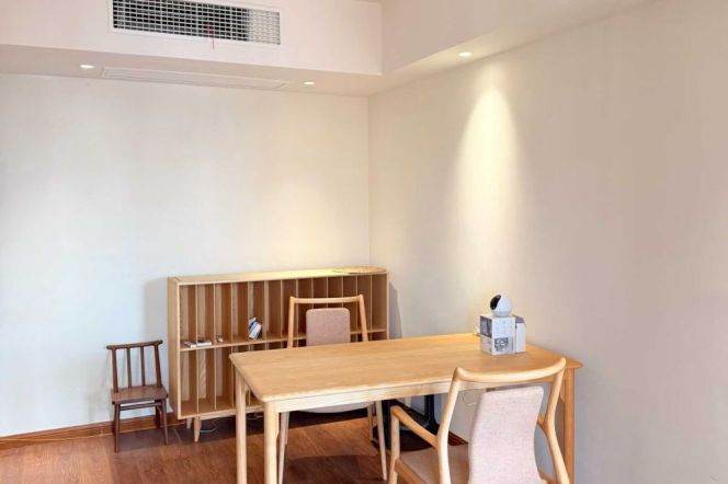 1 br near L2/L11 jiangsu rd station+elevator