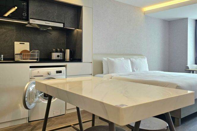 1br Studio Service Apt in Xuhui District Near Luoxiu Rd(Line 15)