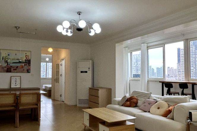 Suzhou Creek | Simple & Beautiful 2BR + Balcony | Changshou rd metro | Green view