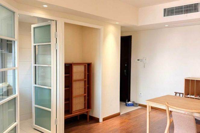 1 br near L2/L11 jiangsu rd station+elevator