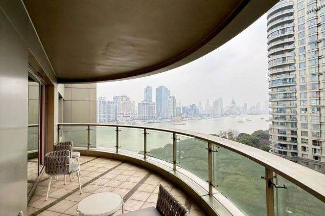 modern huge 3brs open balcony floor heating nice river view near Huang pu river IFC 