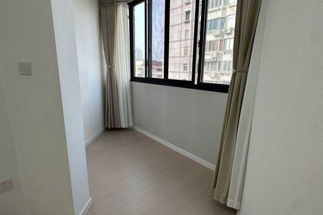 jiangsu rd elevator 2BR/big living room@L2/11