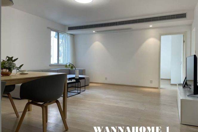 Great View+Nice Open Balcony/Spacious&Modern 2Brs 2Baths Apt+Nice Compound+Xin Tian Di CBD