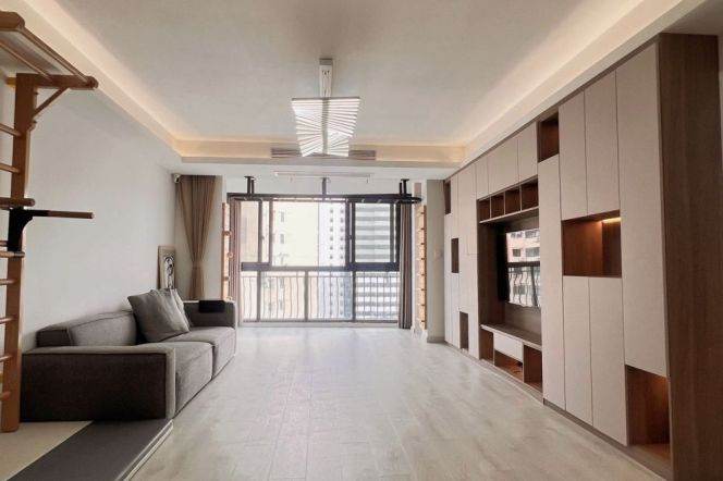 Penthouse 3br/3bt@Jiashan rd with Morden industry design 200sqm little terrace