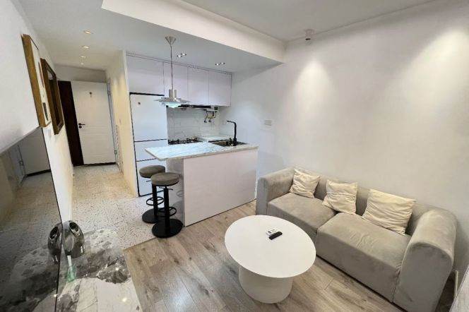 1 br near L2/L11 jiangsu rd station+SJTU
