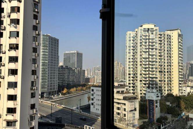 Spacious 2BR Apt +elevator +heating | West Nanjing rd | Suzhou River view 13.5K