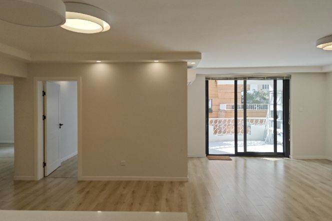 President Mansion spacious 3br+1/2bt@Huashan rd 150sqm with open baalcony