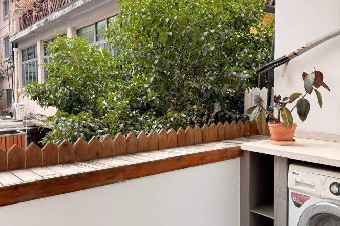 Nice balcony 1Br/1Lr/1Bt apt nr Jiashan rd,M9/12