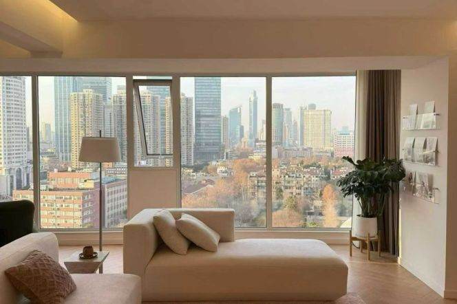 Spacious and bright 3Br/2bt@Iapm 166sqm with ceiling to floor windows quality design