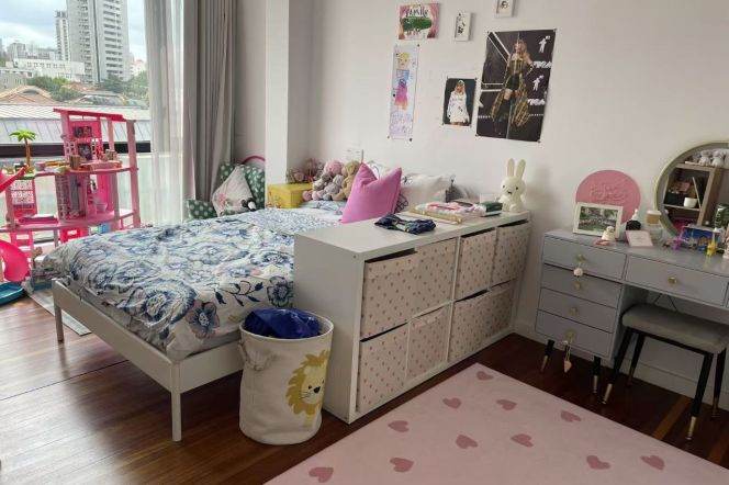 Cozy 2+1br-2bath with Balcony near Line 1/7 Changshu Road St.