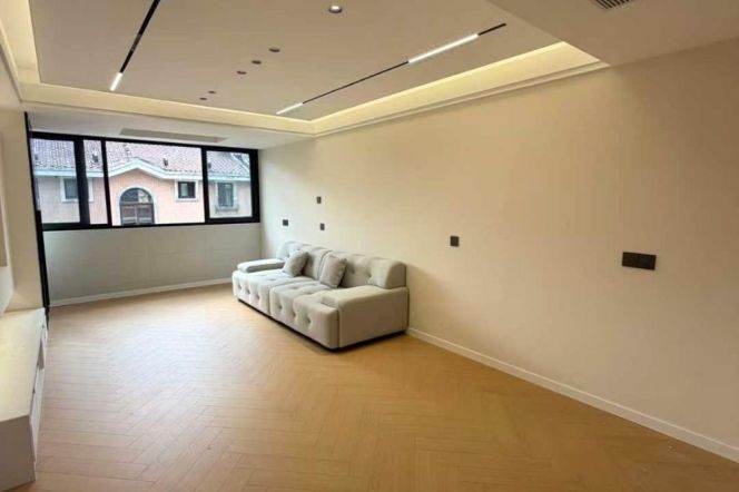 Beixinjing 2BR 2LR@L2,central AC/bright room/big living room