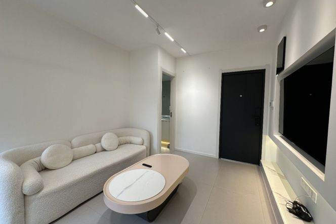 Special offer 9.8K /High End Compound/Spacious 1Br+Heating / Wuning rd metro L13&14