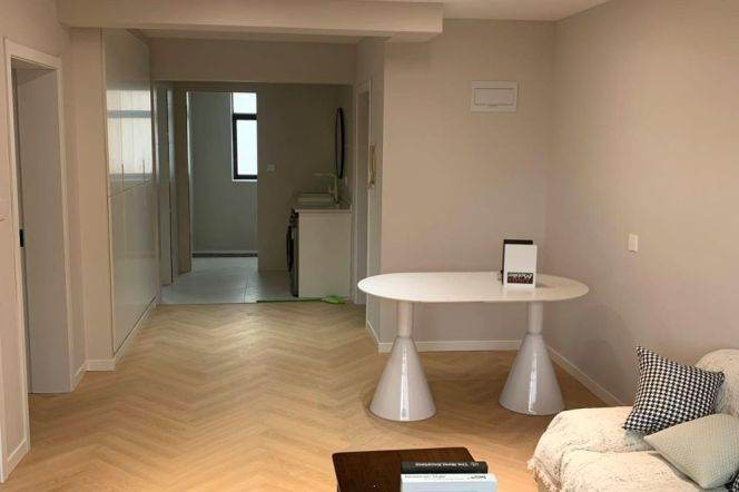 Spacious 2br 2lr/90 sqm/with Parking/bright room,Songhong rd@L2