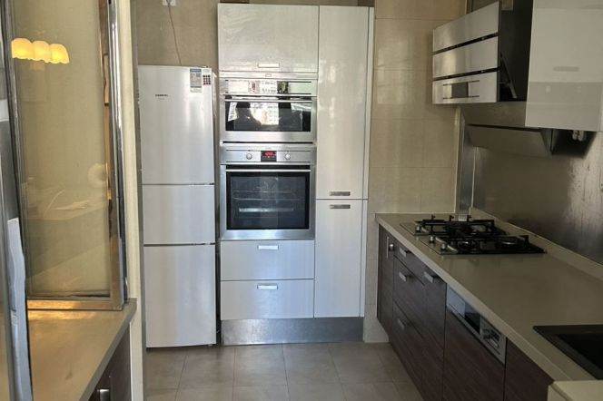 Modren 2brs in in Jing an temple 