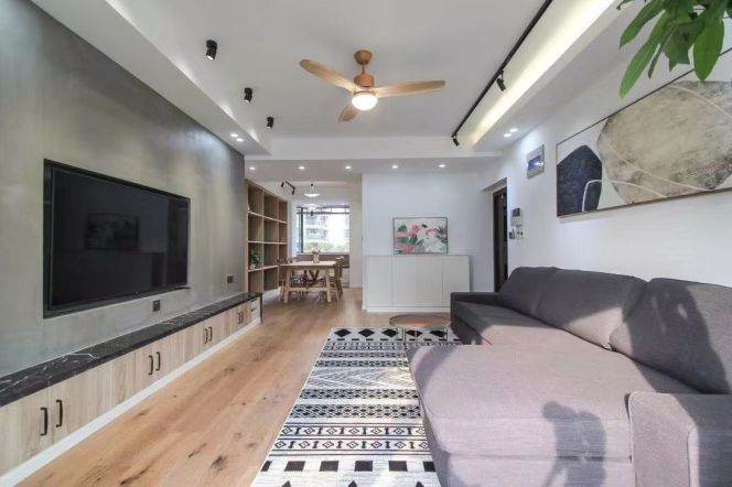 3 Brs, 2 Baths with Balcony, 150 sqm, Floor Heating/Central ac @ Xujiahui Station L9