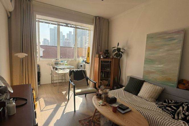 Bright 1Br/1Lr/1Bt apt nr South shanxi rd,M1/9/10/12