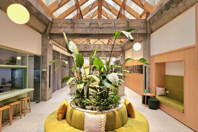 1br loft service apt With Terrace Near Caoxi Rd (Line 3)