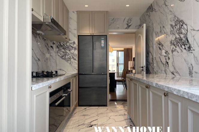 Awesome View+Bright&Spacious 2Bdrs 2Baths+Large Balcony+W Nanjing Rd+Nice Compound