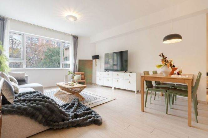 modren 2brs with floor heating and balcony in  central downtown 