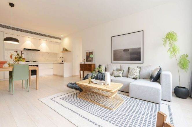 modren 2brs with floor heating and balcony in  central downtown 