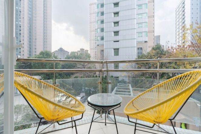 modren 2brs with floor heating and balcony in  central downtown 