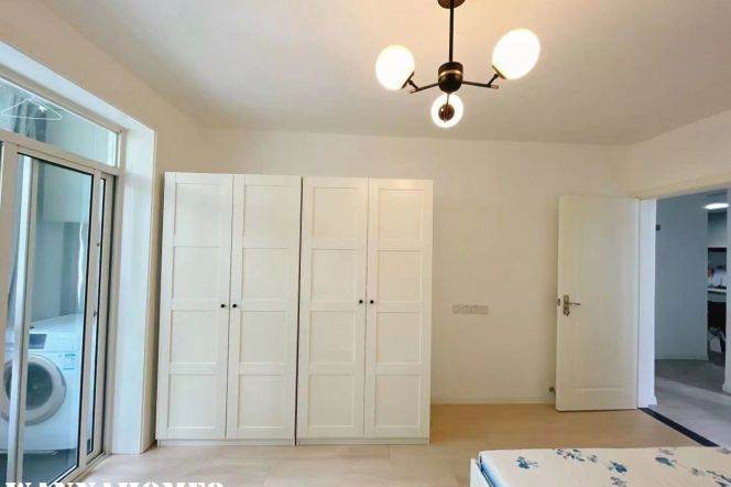 80sqm 1bedr+1bathr  3F walk up stairs I NrL1 9 11Xujiahui metro