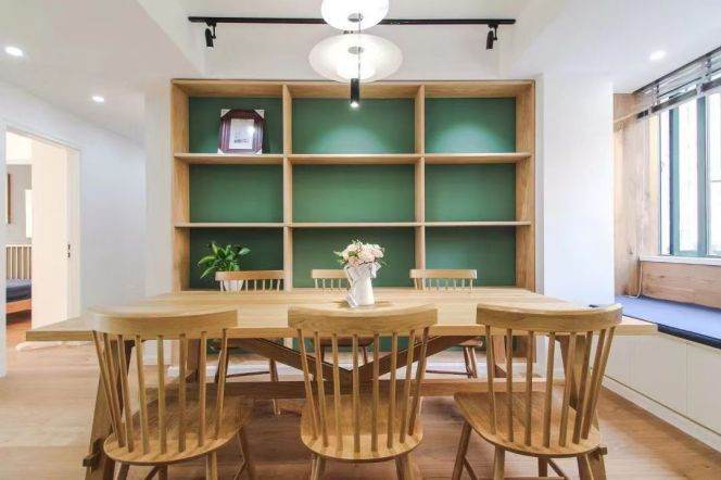 3 Brs, 2 Baths with Balcony, 150 sqm, Floor Heating/Central ac @ Xujiahui Station L9