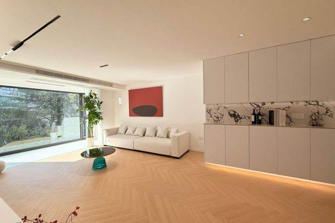 2 Brs, 2 Baths, 140 sqm, Floor Heating/Central ac @ Weining metro L2