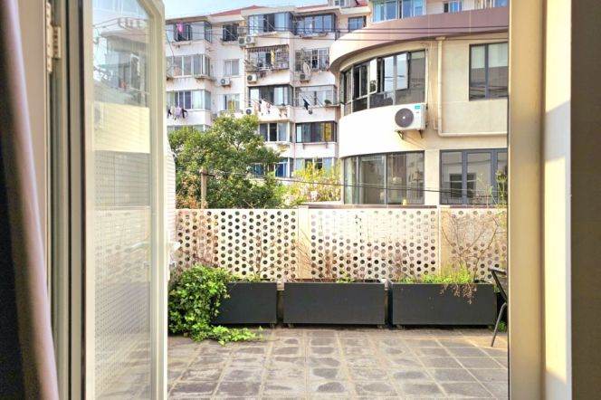 1br loft service apt With Terrace Near Caoxi Rd (Line 3)