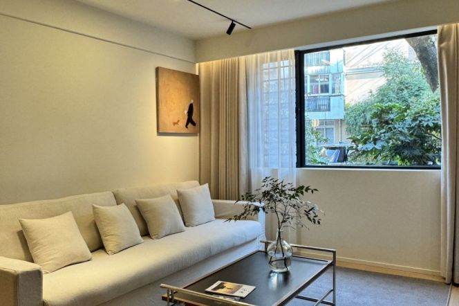 Spacious 3Br-2bathr +private terrace | Jiaotong Univer. Metro| Good design | Floor heating